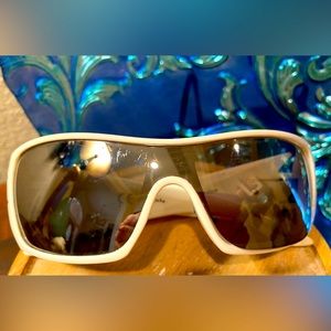 Men’s While polymer frames, dark UV reflective lenses